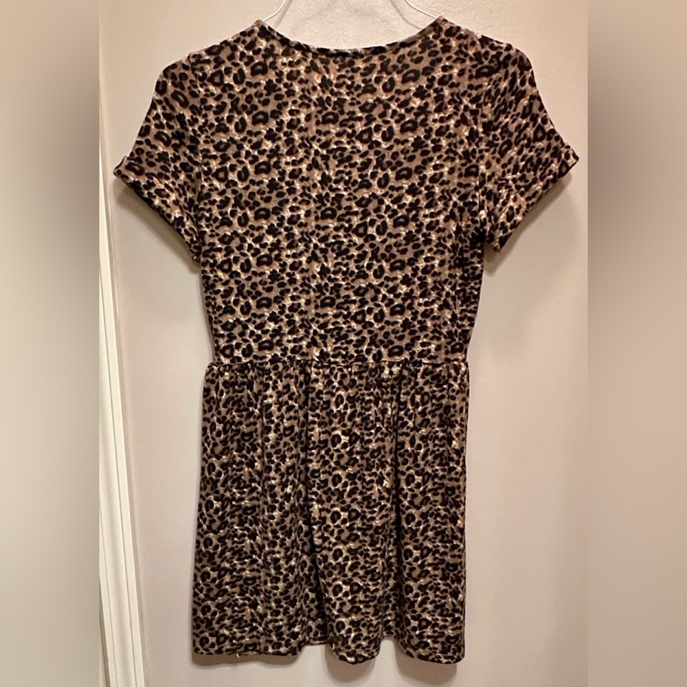 ⭐️NWOT Color Thread Leopard Print Dress⭐️ - Picture 3 of 6